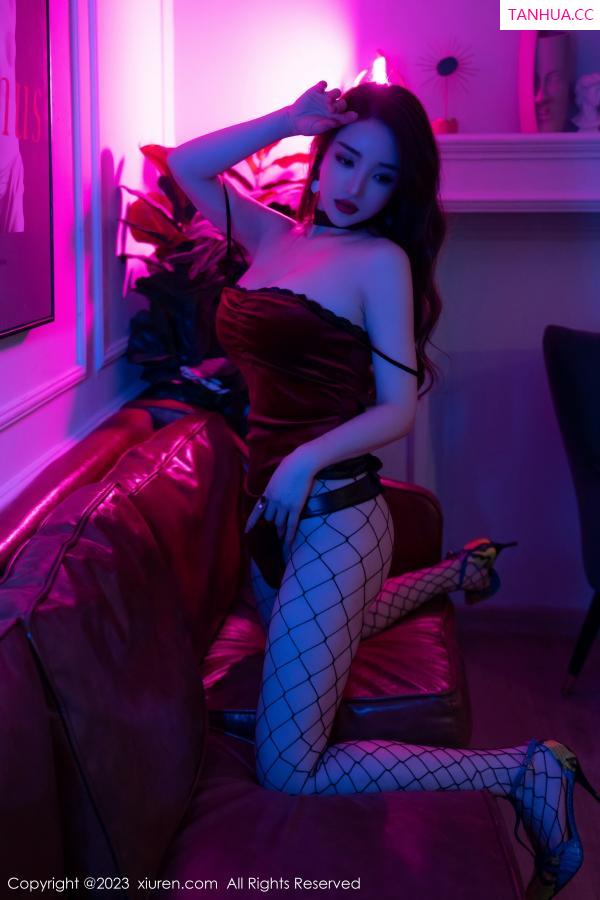   [XiuRen]高清写真图 2023.01.31 No.6192 雨儿1494 美臀妩媚第32张图片